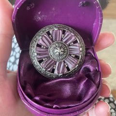 Beautiful Brooch with option to wear as a pendant.