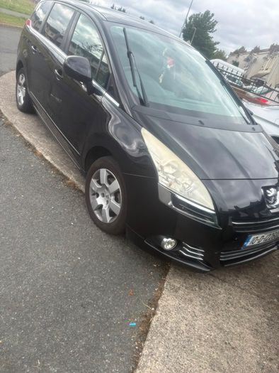 2010 Peugeot 5008