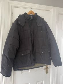 Mens Winter Gap Jacket very heavy and durable and olive green lining like new need gone ASAP due to house clearance