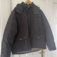 Mens Winter Gap Jacket very heavy and durable and olive green lining like new need gone ASAP due to house clearance