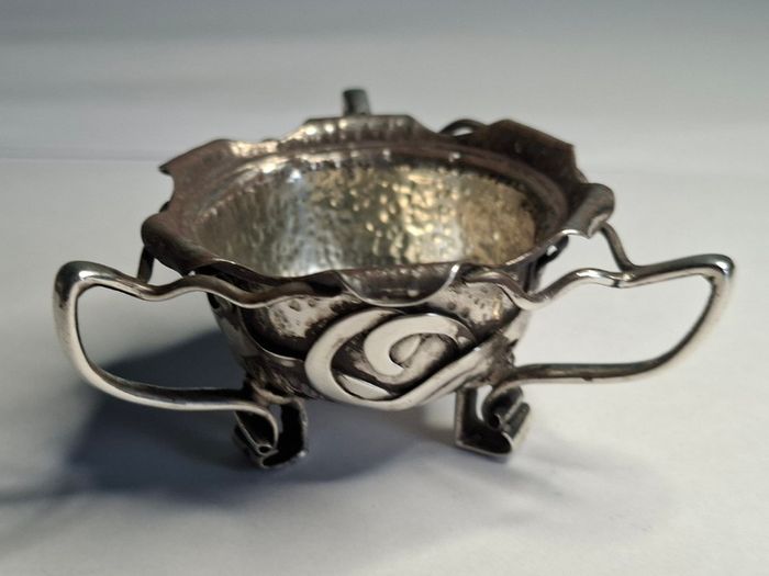 Sterling Silver three handled Irish design hammered finish bowl 1902