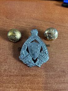 Canadian The Essex Scottish Regiment Cap Badge