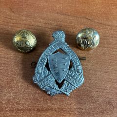 Canadian The Essex Scottish Regiment Cap Badge
