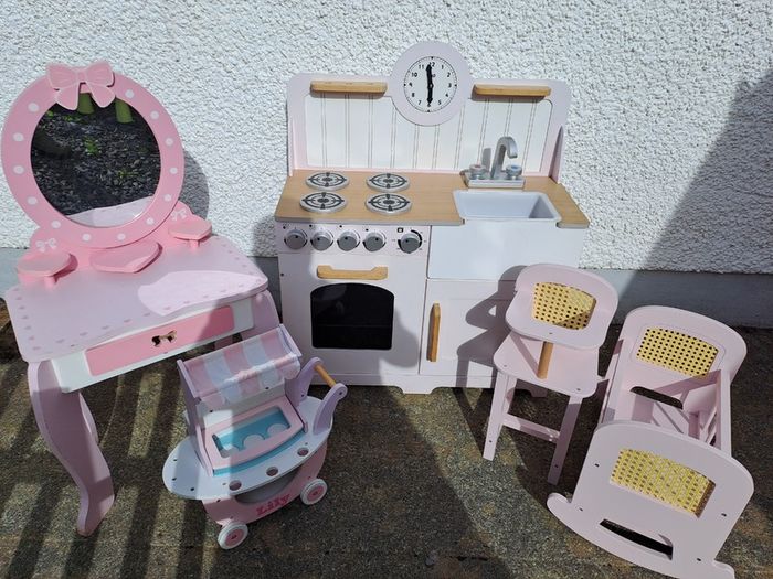 Premium Wooden Play Kitchen & Matching Toy Bundle - Bundoran Collection