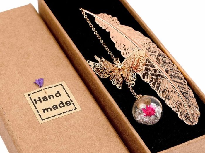 Toirxarn Metal Feather Bookmark Xmas Gift Christmas Present for Women Mum Ladies Her Girl Grandma Teacher Sister Wife MULTIPLE COLOURS AVAILABLE (FREE POSTAGE)