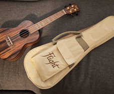 Flight DUC460CEQ Amara Concert Electro-Acoustic Ukulele + Padded Gig Bag