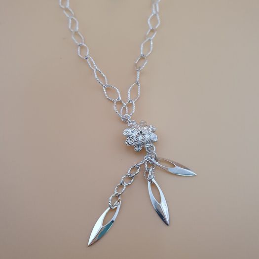 25 Sterling Silver Geometric Flower Pendant Necklace with Leaf Charms Modern Elegant Chain Jewelry