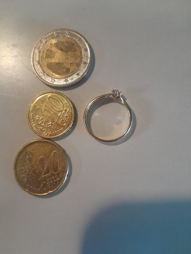 14 kt gold diamond ring
