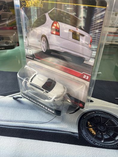 Hot wheels Premium 1:43 Honda Civic Type R EK9