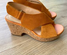 Womens shoes clarks sandals