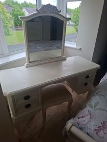 Chantilly style dressing table in french ivory with stool