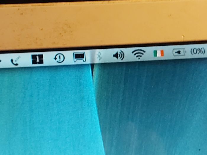 Vintage Apple MacBook, working fine and in reasonable condition for its age. No Charger