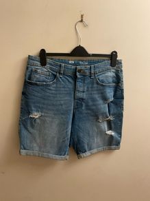 Denim shorts (34")