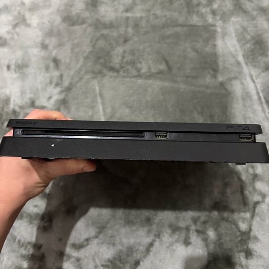 Sony PlayStation 4 Slim 1TB CUH-2216B + Official DualShock 4 Controller