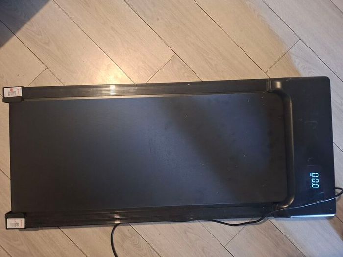 Walking Pad Treadmill with Remote Control. Was barely used and in excellent condition