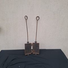 Cast iron waffles maker postage possible