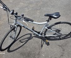 B'Twin Riverside  Hybrid Bike   28inch   Excellent Condition