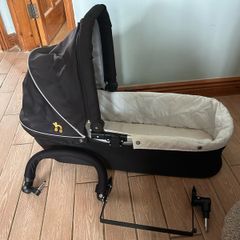 Out n About Double Bassinet