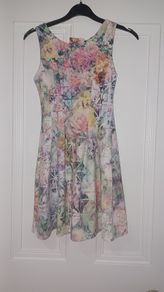 Absolutely beautiful dress age 10 to 11