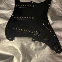 Fender STRATOCASTER pickguards Bare Knuckle Boot Camp Old Guard Single Coil fender Stratocaster pickups Set neck middle bridge White electric guitar parts accessories