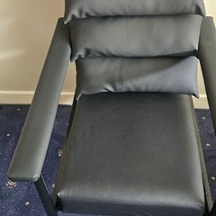 Orthopedic waterfall chair