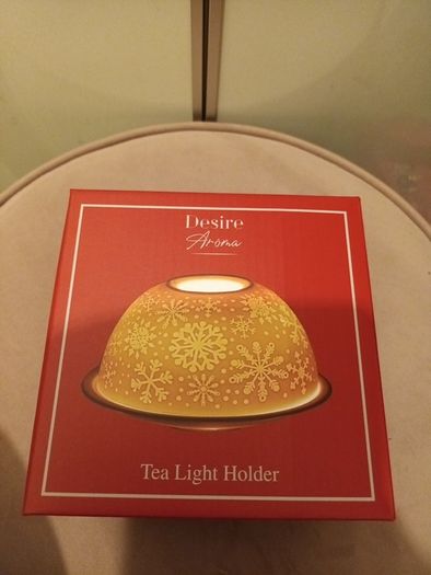 Ceramic festive candle holder
