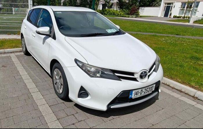 Toyota Auris 2014 two seater