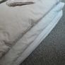 3 bed pillows + 4 pillow cases Image 4