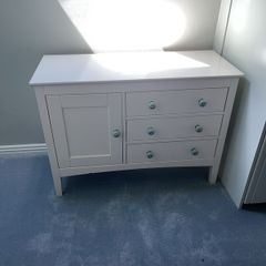 White drawers chest bedroom unit