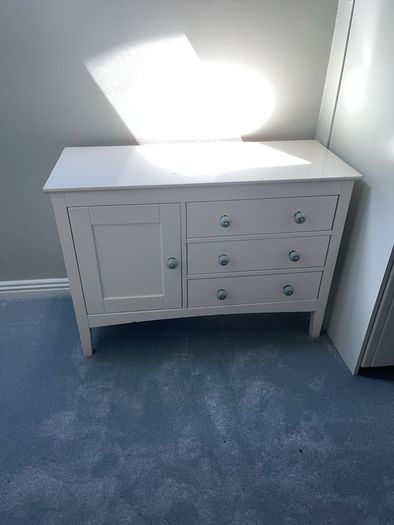 White drawers chest bedroom unit