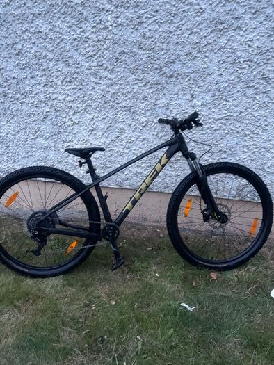 men bicycle