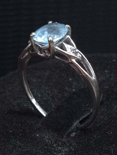 Vintage 9ct White Gold Blue Gemstone Ring Size 54