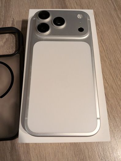 Apple iPhone 17 pro 256gb UNLOCKED