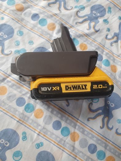 DeWalt battery adaptor for Dyson V6 (free postage)