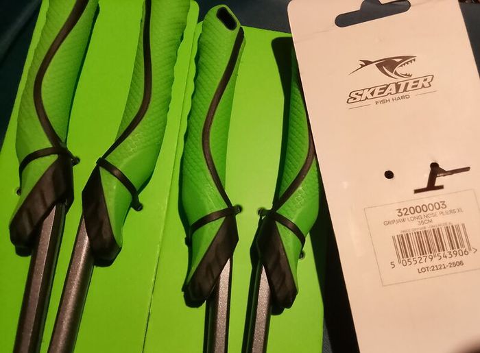 Long nose pliers 35cm