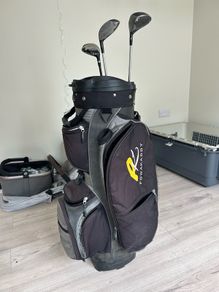 golf bag with drivers