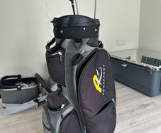 golf bag with drivers
