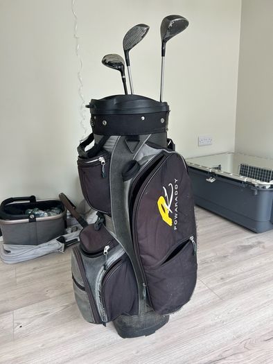golf bag with drivers