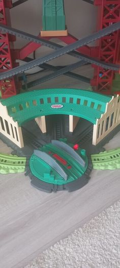 Thomas and Friends Cranky Super Tower