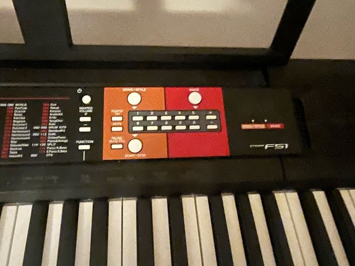 Yamaha Keyboard  PSR -F51 + Stand