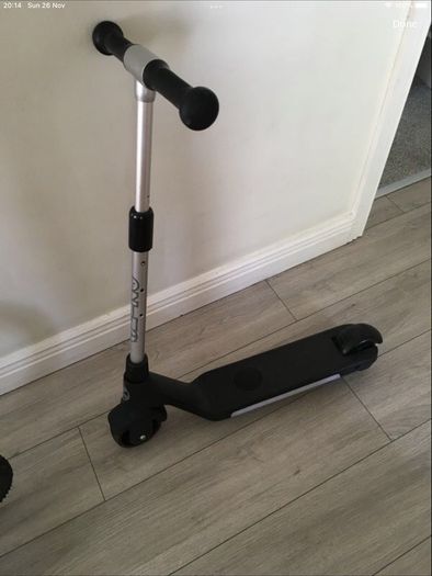 Child's electric scooter