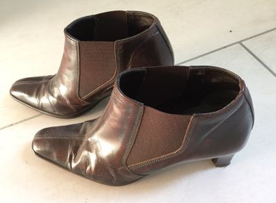 Clarks brown ankle boots size 4.5