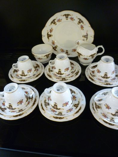 Crown Trent Fine bone China Staffordshire England tea coffee set. Complete 21 piece set