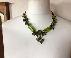 Beautiful Vintage Green Glass Beaded Collar Necklace