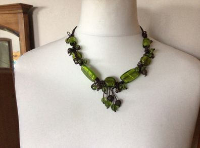 Beautiful Vintage Green Glass Beaded Collar Necklace