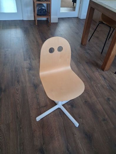 Free kids desk chair