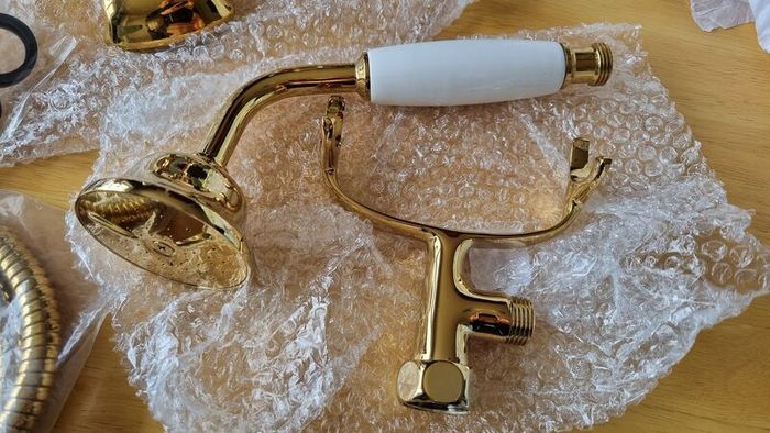 NEW Vintage Gold Colour Brass Bathroom Bath Tub Mixer Tap with Hand Shower