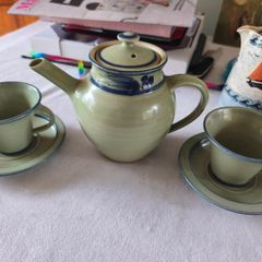 Teapot and two cups Jackson Pottery