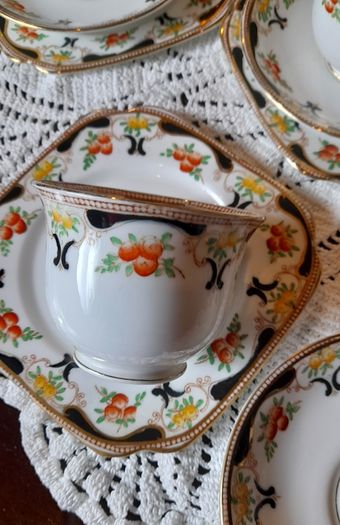 Bone china "Bell" trio