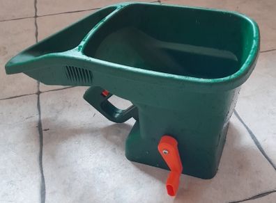 Westland Handheld Spreader